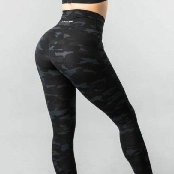 Alphalete Pants - Alphalete Surface Path Camo Leggings